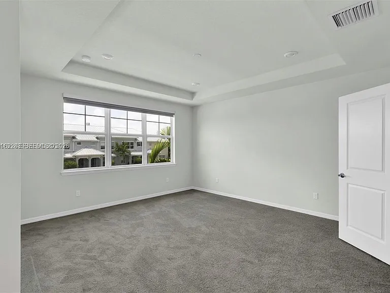 1240 Eucalyptus Dr #2 — Photo 11