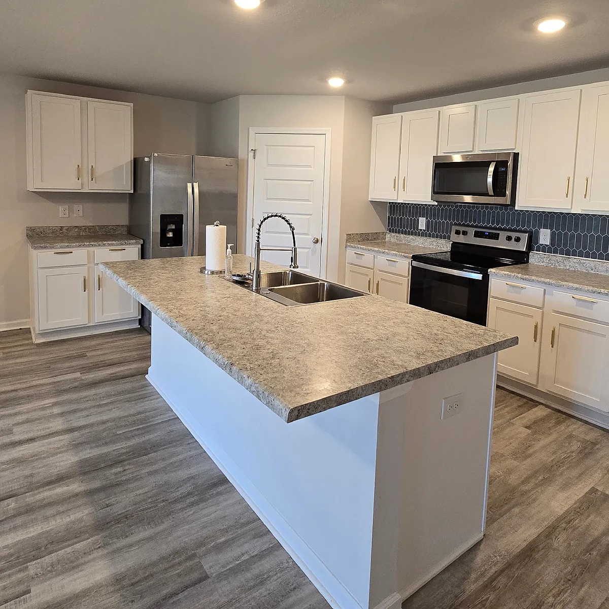 Building Photo - 4384 White Cedar Ct