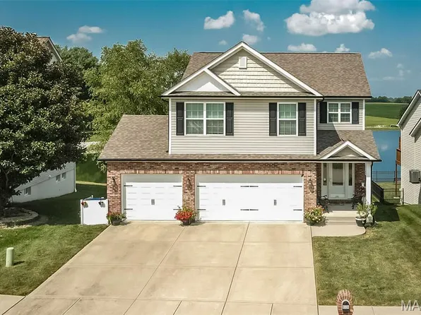 1338 Orchard Lakes Cir, Belleville, IL 62220