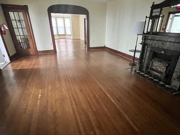 3rd image of 256 S Water St