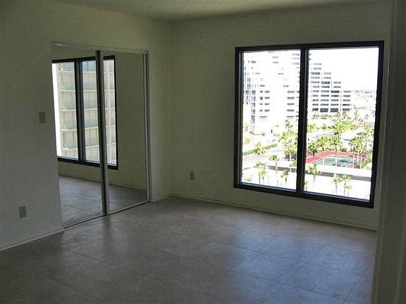 3rd image of 708 Padre Blvd #806