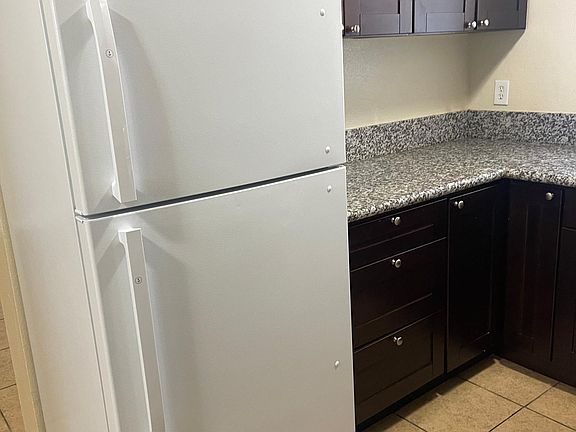 5th image of 4367 50th St #9