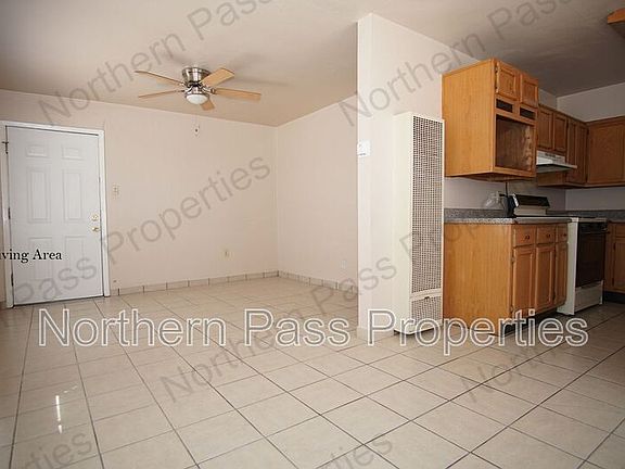 2nd image of 429 Emerson St #B