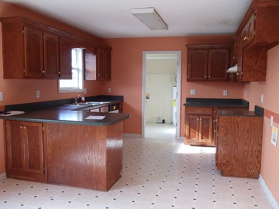 2nd image of 2530 Cornersville Hwy