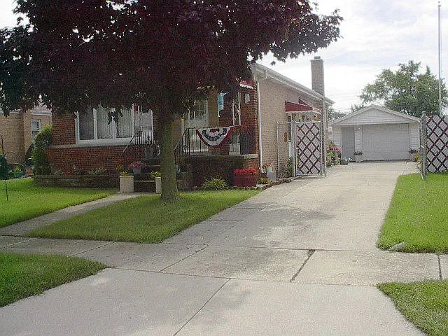 252 Cherry Ln photo 1