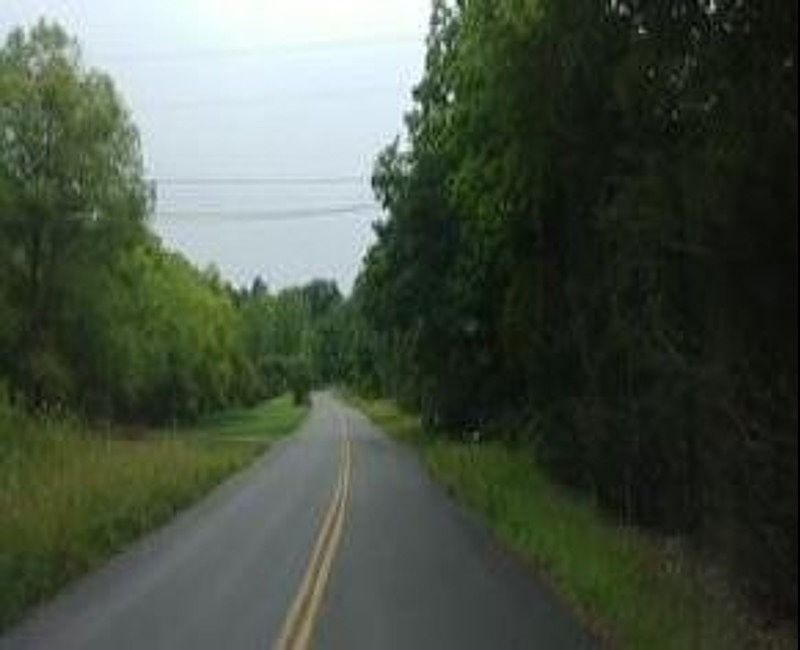 Exterior Neighborhood (street photo)
