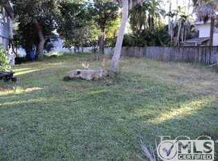 5395 Palmetto St, Fort Myers Beach, FL 33931