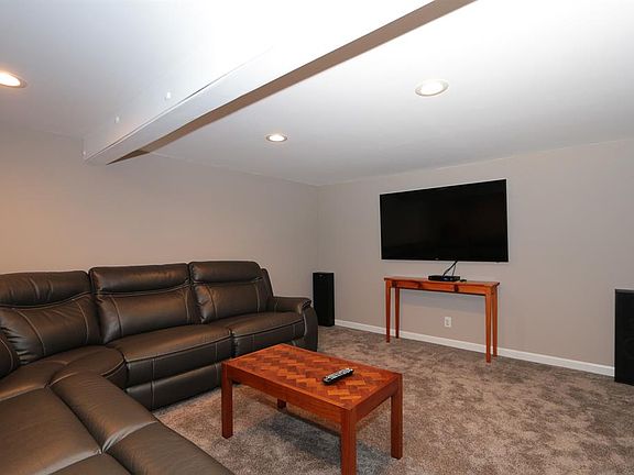 4th image of 59 Wisteria Dr