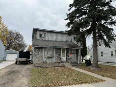 1637 10th Ave S, Fargo, ND, 58103