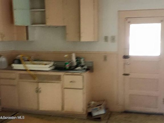 2nd image of 345 Phelps St