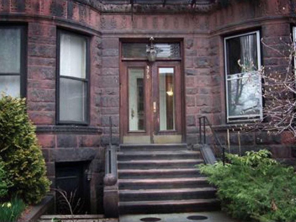 2nd image of 379 Commonwealth Ave #9C