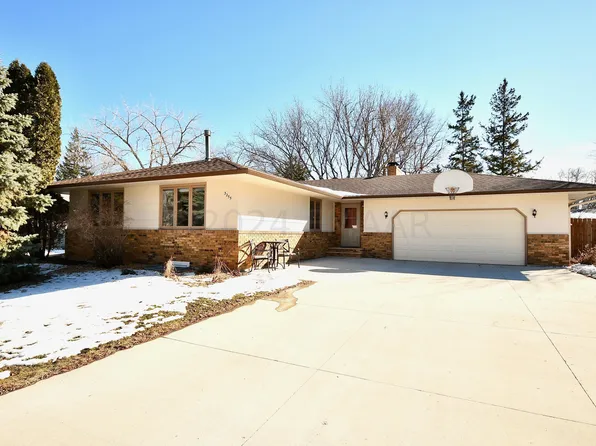 3255 Evergreen Rd N, Fargo, ND 58102