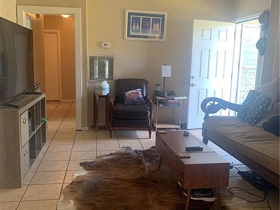 3rd image of 1410 Highland Dr