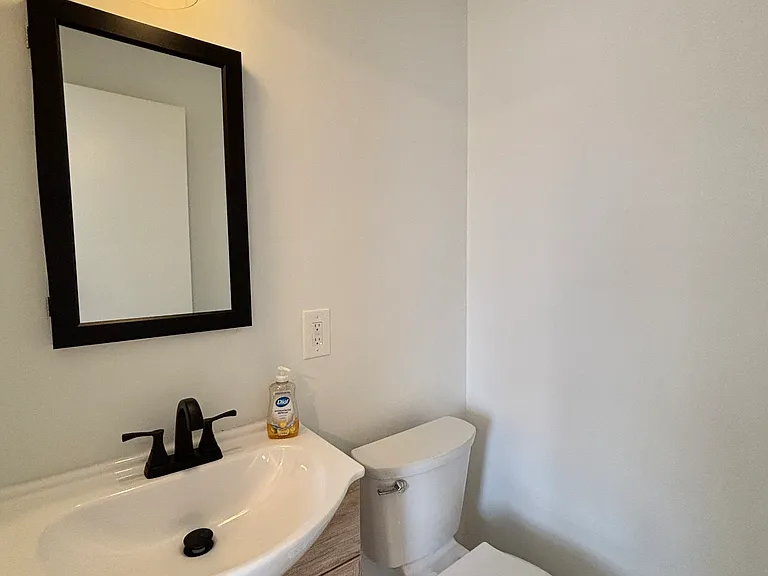 2126 W 182nd St #2 — Photo 9