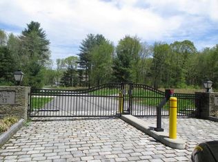 54 Starr Ln, Rehoboth, MA 02769