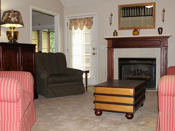 3rd image of 22 Kriswood Dr #22