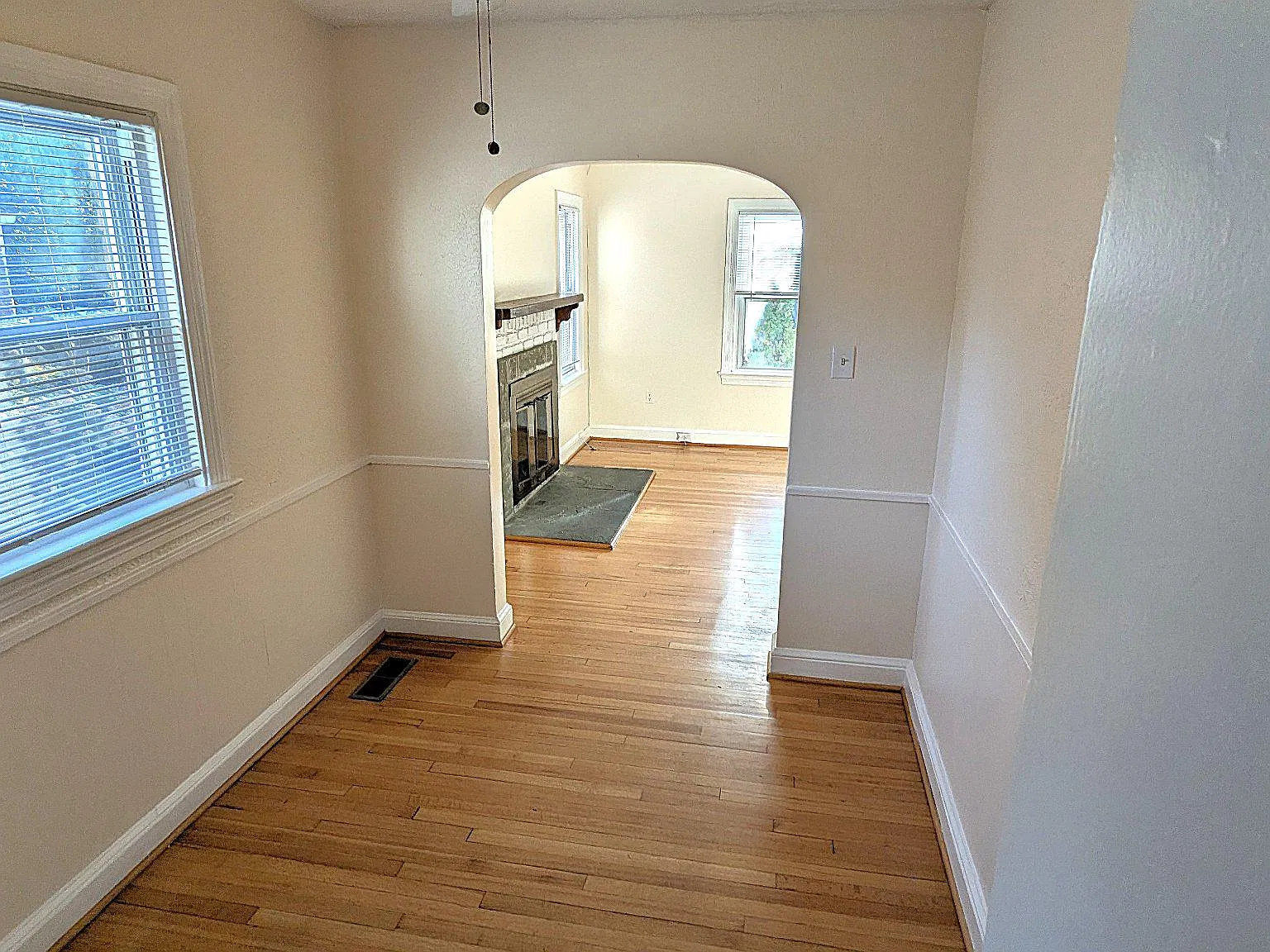 4 bed, 2.0 bath, 1318 sqft, $4,125 — Photo 4