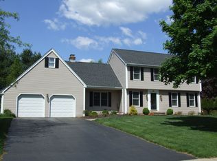 22 S Pond Cir, Cheshire, CT 06410