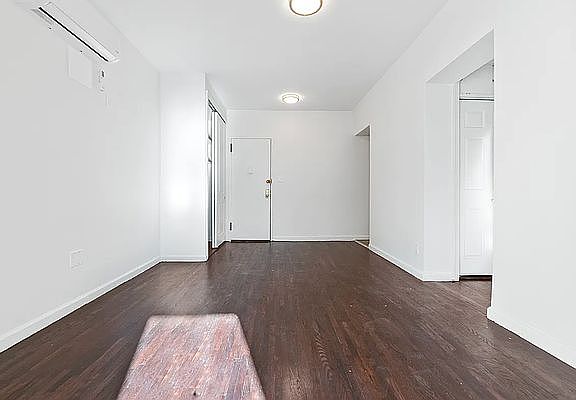 4th image of 445 W 46th St #3F