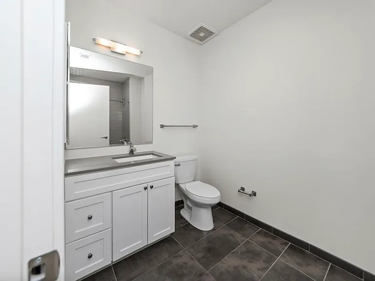 820 N Milwaukee Ave #201 — Photo 6