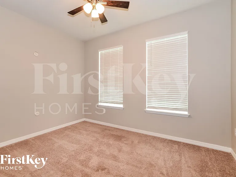 954 Glazebrook Loop — Photo 10