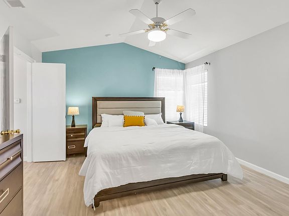 5th image of 8224 Shannon Oak Ln