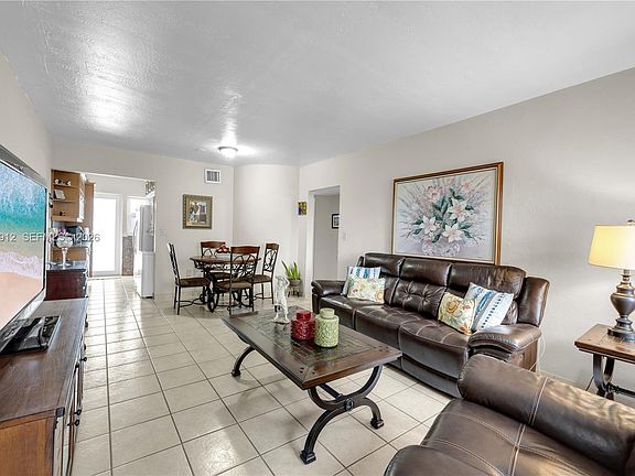 2nd image of 3470 SW 10th Street Rd #4