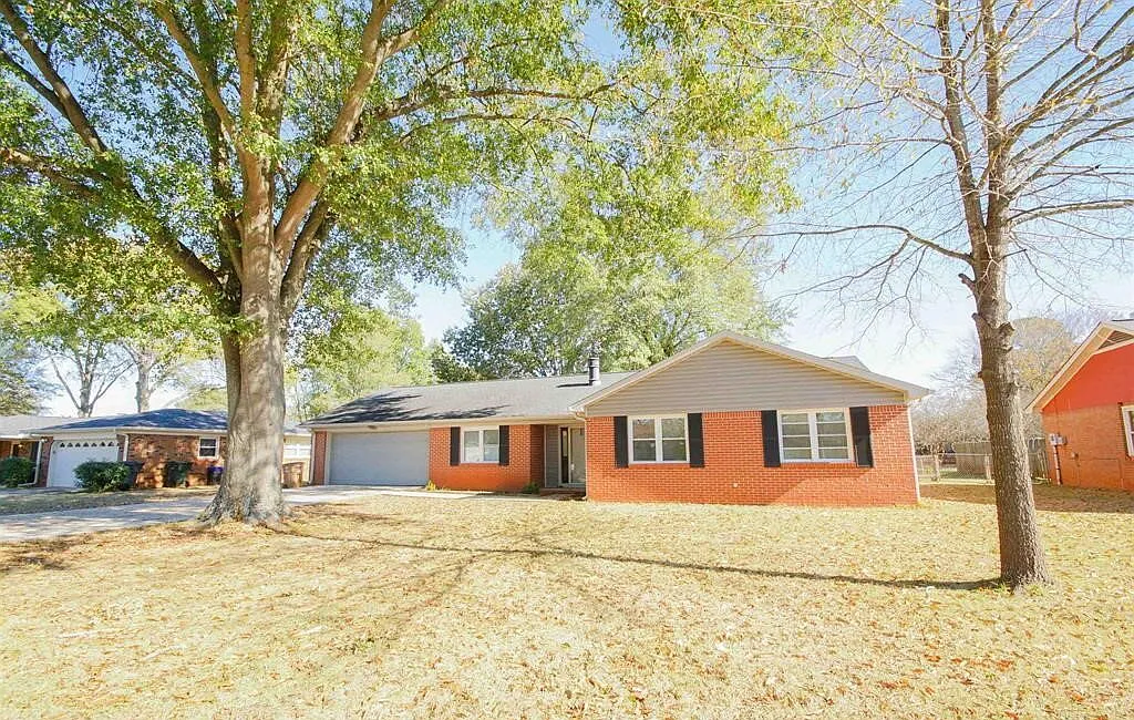 3 bed, 2.0 bath, 1769 sqft, $1,750 — Photo 1
