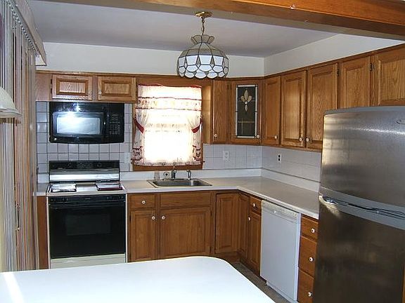 2nd image of 117 Olen Dr