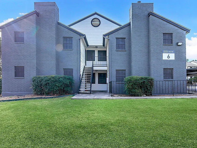 The Row Apartments — Photo 10