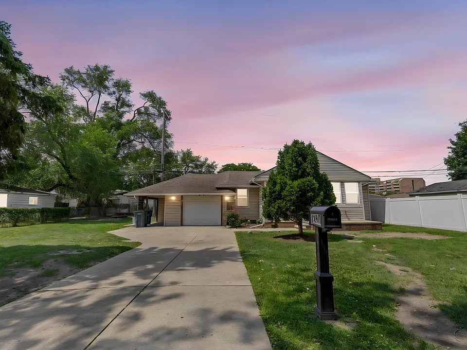 1280 Chandler Ave
