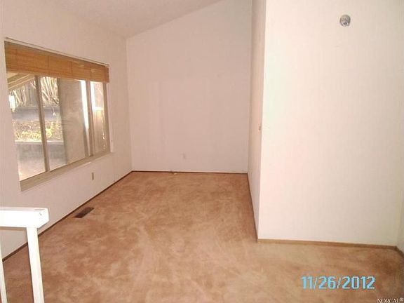 4th image of 151 Persimmon Dr