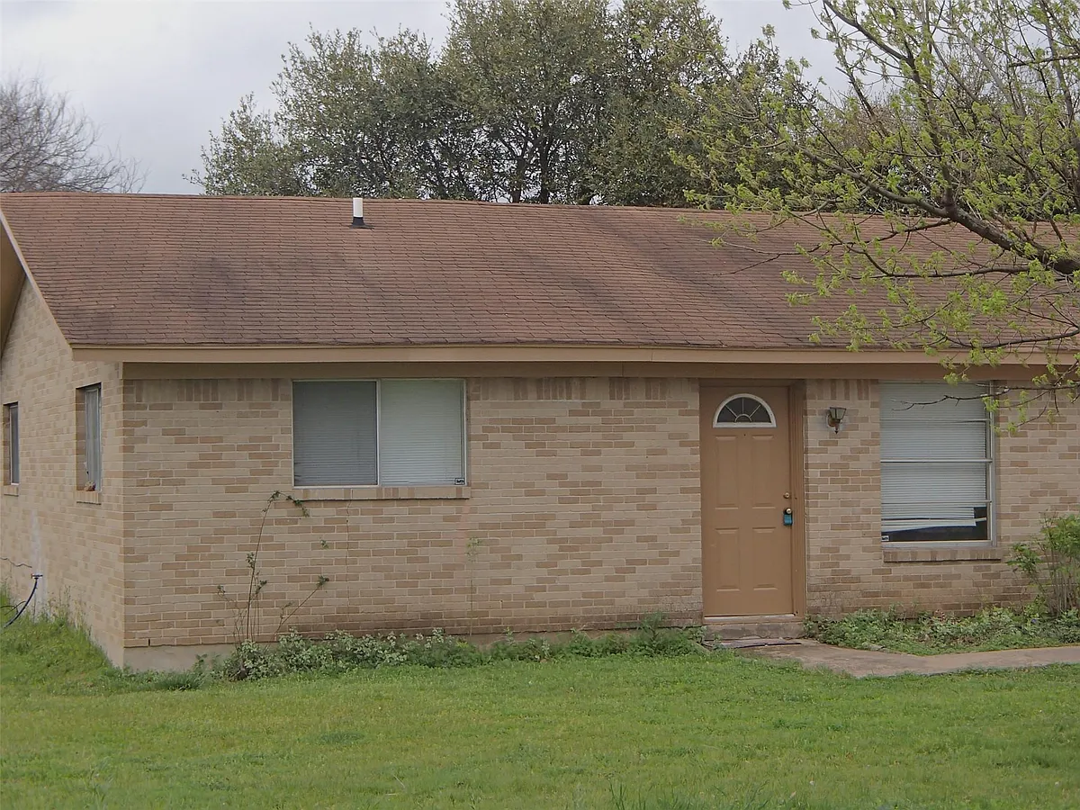 Building Photo - 2500 Parker Dr #A