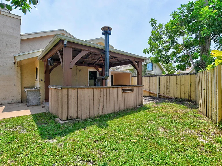 7813 Kenway Pl W — Photo 42