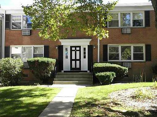 1st image of 6 Oxford Ct