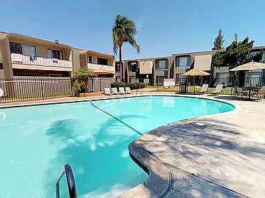 1002 N Mollison Ave #H11 — Photo 4