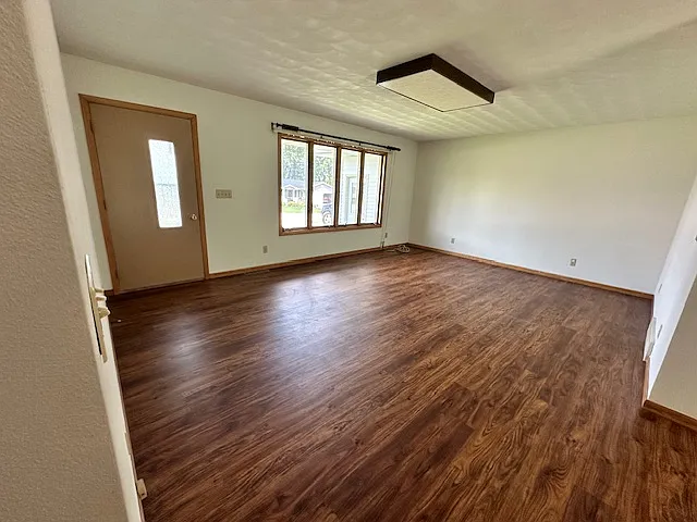 3 bed, 1612 sqft, $1,200 — Photo 2