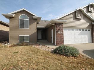 5300 S Baneberry Ave, Sioux Falls, SD 57106