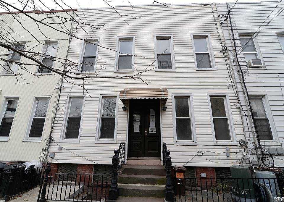 1st image of 8610 102nd St