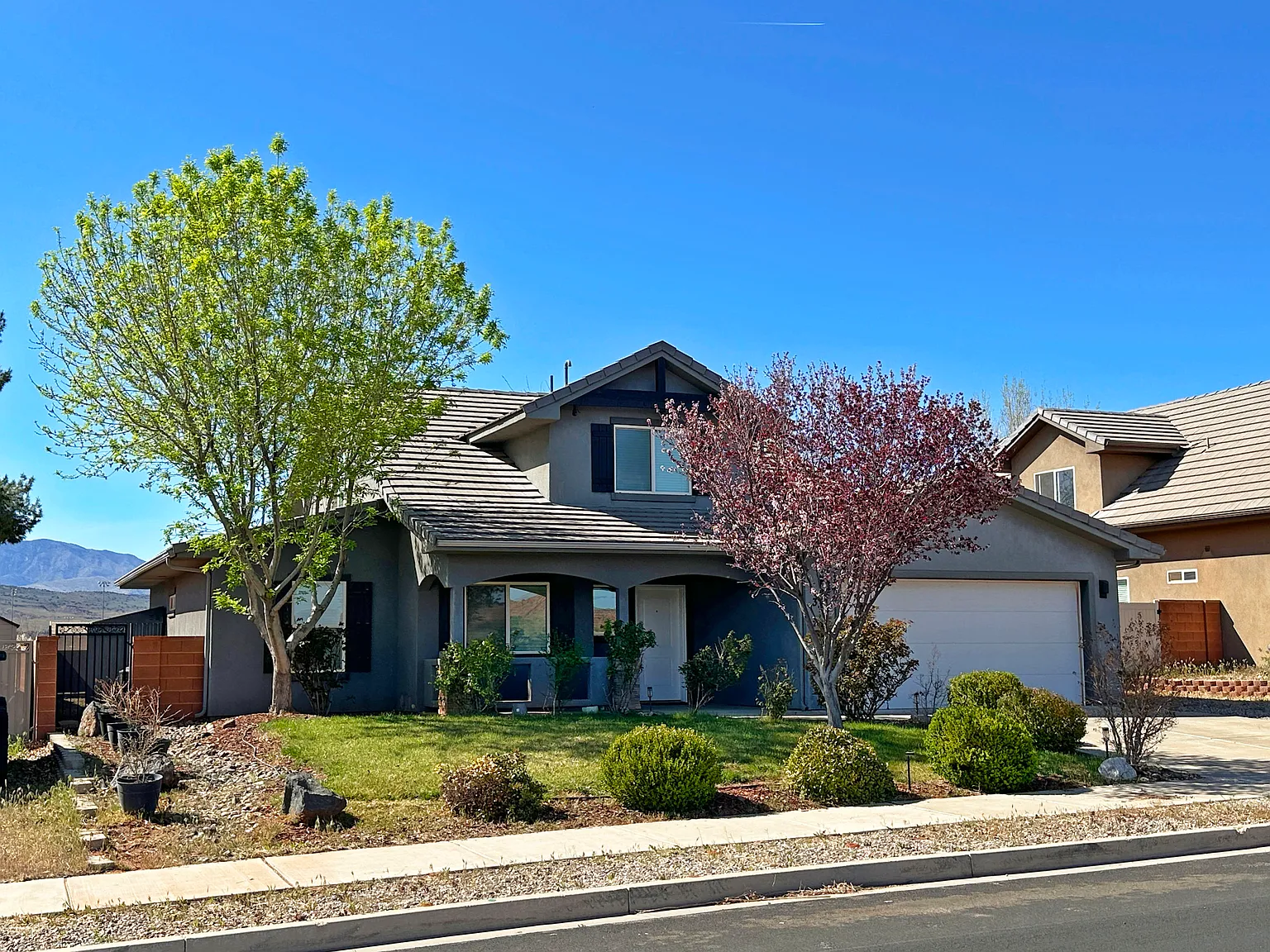5 bed, 2360 sqft, $3,100 — Photo 4