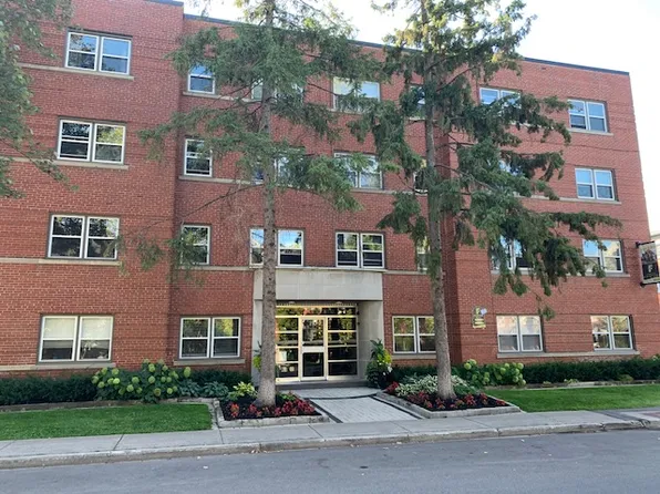 210 Stewart St #18, Ottawa, ON K1N 6K2