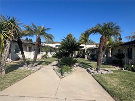 662 S 2nd Ave, Covina, CA