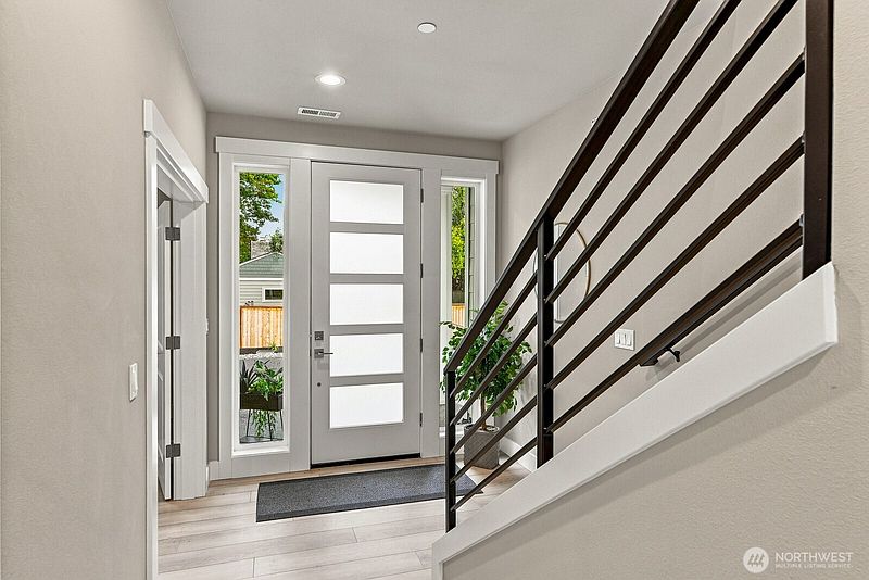 4th image of 18554 Stone Avenue N