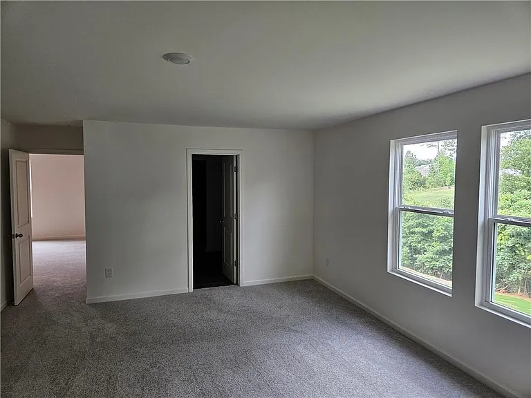 326 Silverton Dr — Photo 17