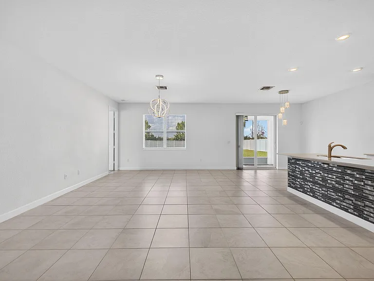 13275 NW Copper Creek Dr — Photo 4