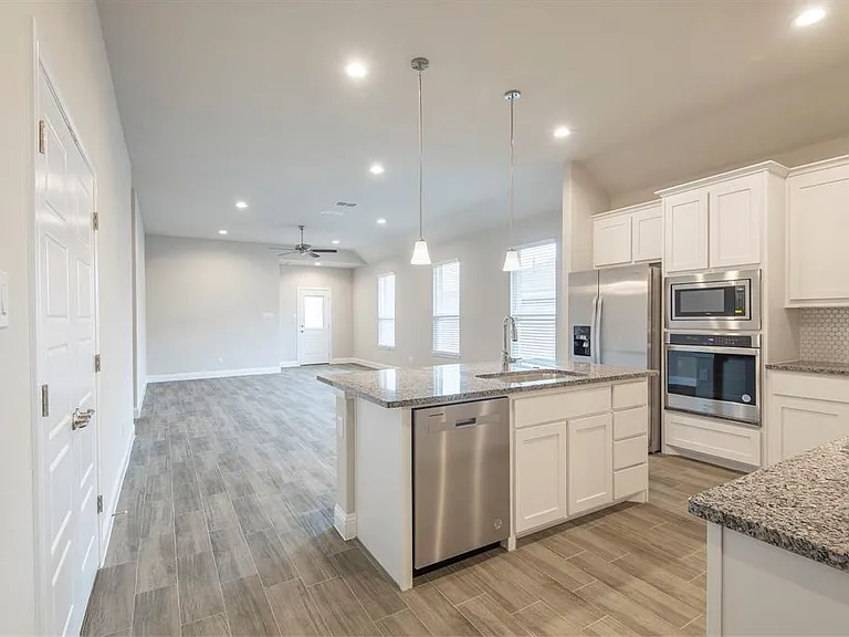 2301 Ruff Rd — Photo 3