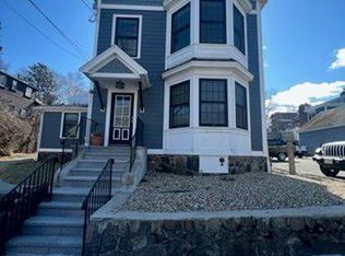 182 Pleasant St #1, Marblehead, MA 01945