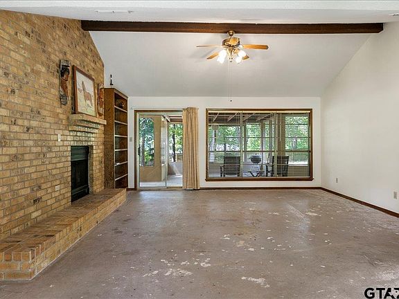 4th image of 1508 Tanglewood Dr W