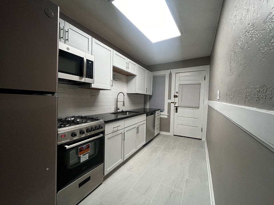 1st image of 4005 Kenwood Ave #2N