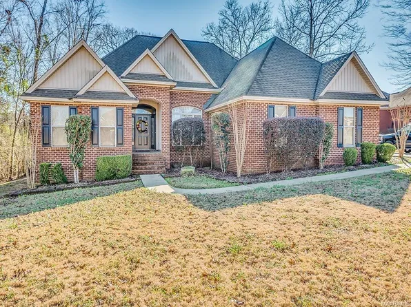 56 Sunnybrook Ct, Deatsville, AL 36022